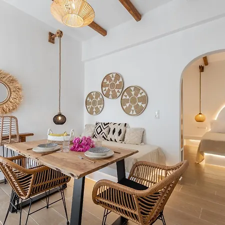 Maroussa's In Town With Sea View * Naxos City