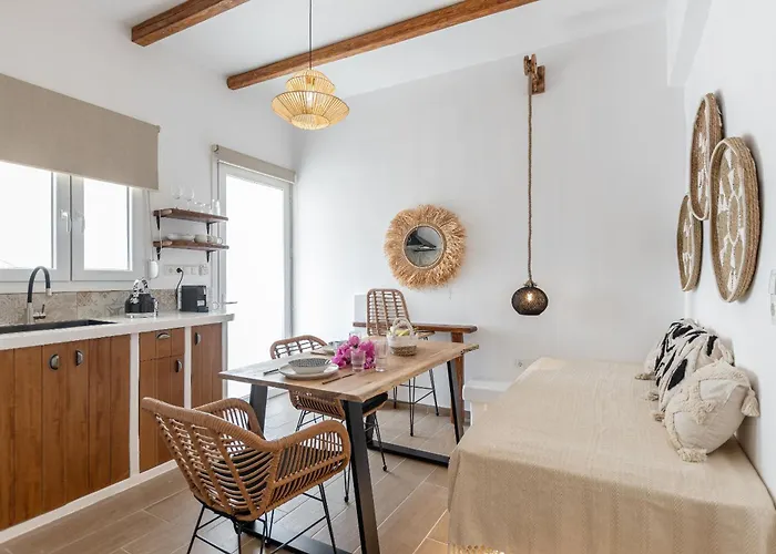 Maroussa's In Town With Sea View * Naxos City