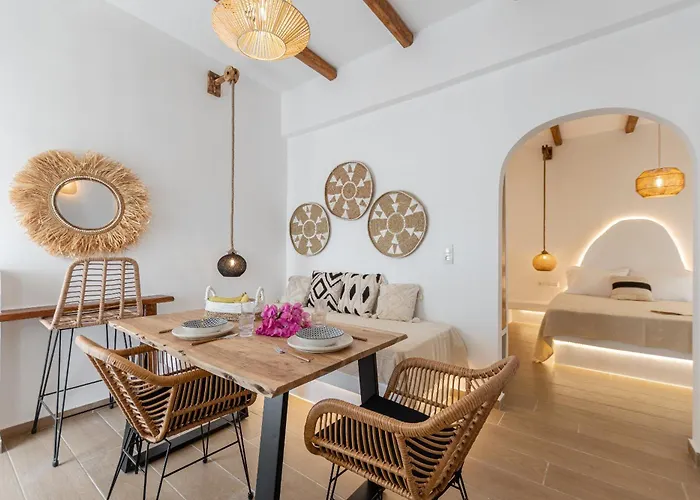 Maroussa's In Town With Sea View * Naxos City