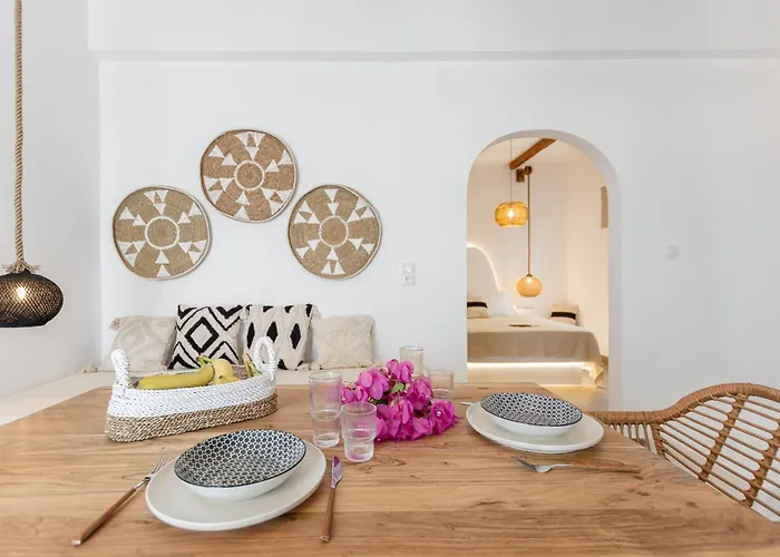 Maroussa's In Town With Sea View