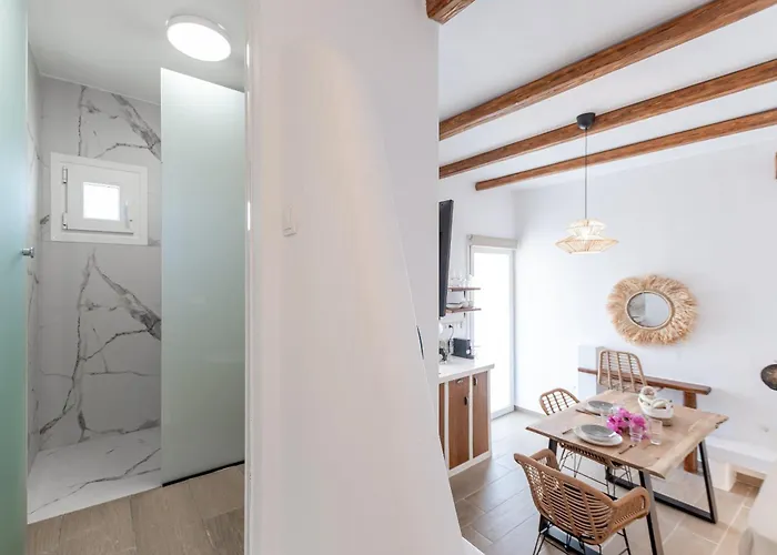 Apartamento Maroussa's In Town With Sea View