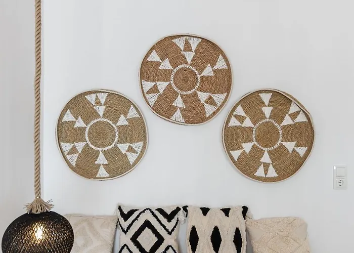 Maroussa's In Town With Sea View