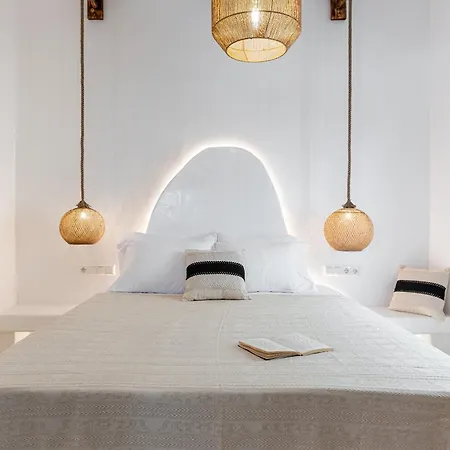 Maroussa's In Town With Sea View *