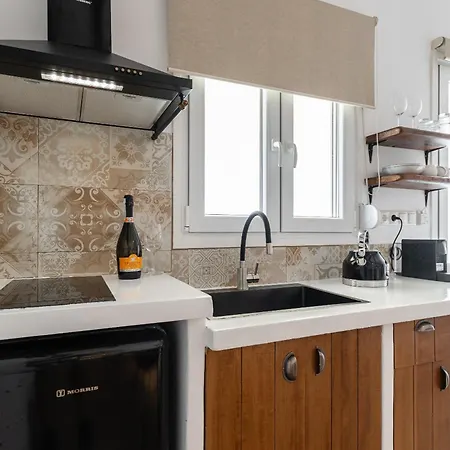 Апартаменты Maroussa's In Town With Sea View Naxos City