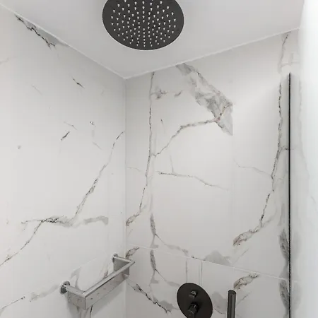 Maroussa's In Town With Sea View Апартаменты