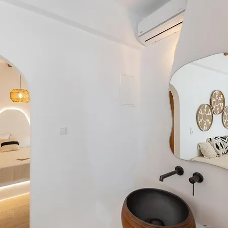 Апартаменты Maroussa's In Town With Sea View *