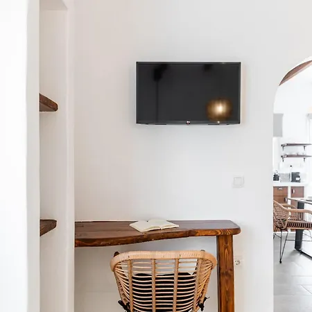 Апартаменты Maroussa's In Town With Sea View