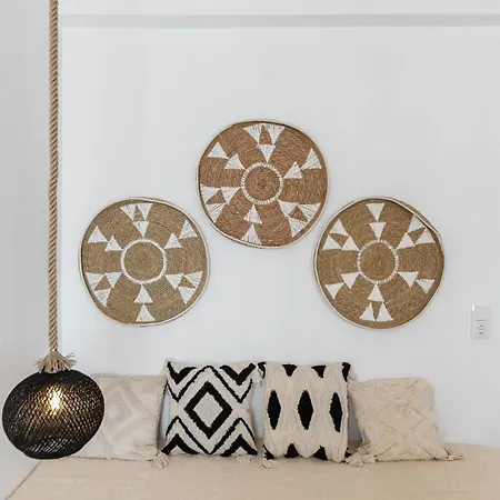 Maroussa's In Town With Sea View