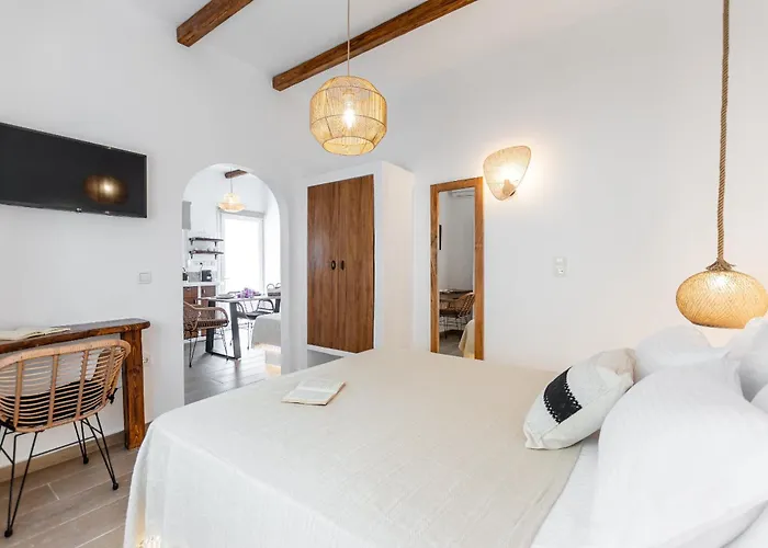 Maroussa's In Town With Sea View * Naxos City