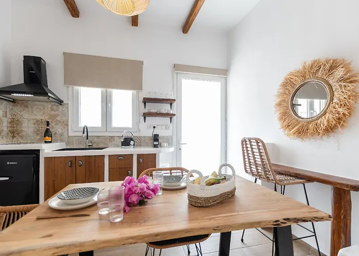 Maroussa's In Town With Sea View * Naxos City